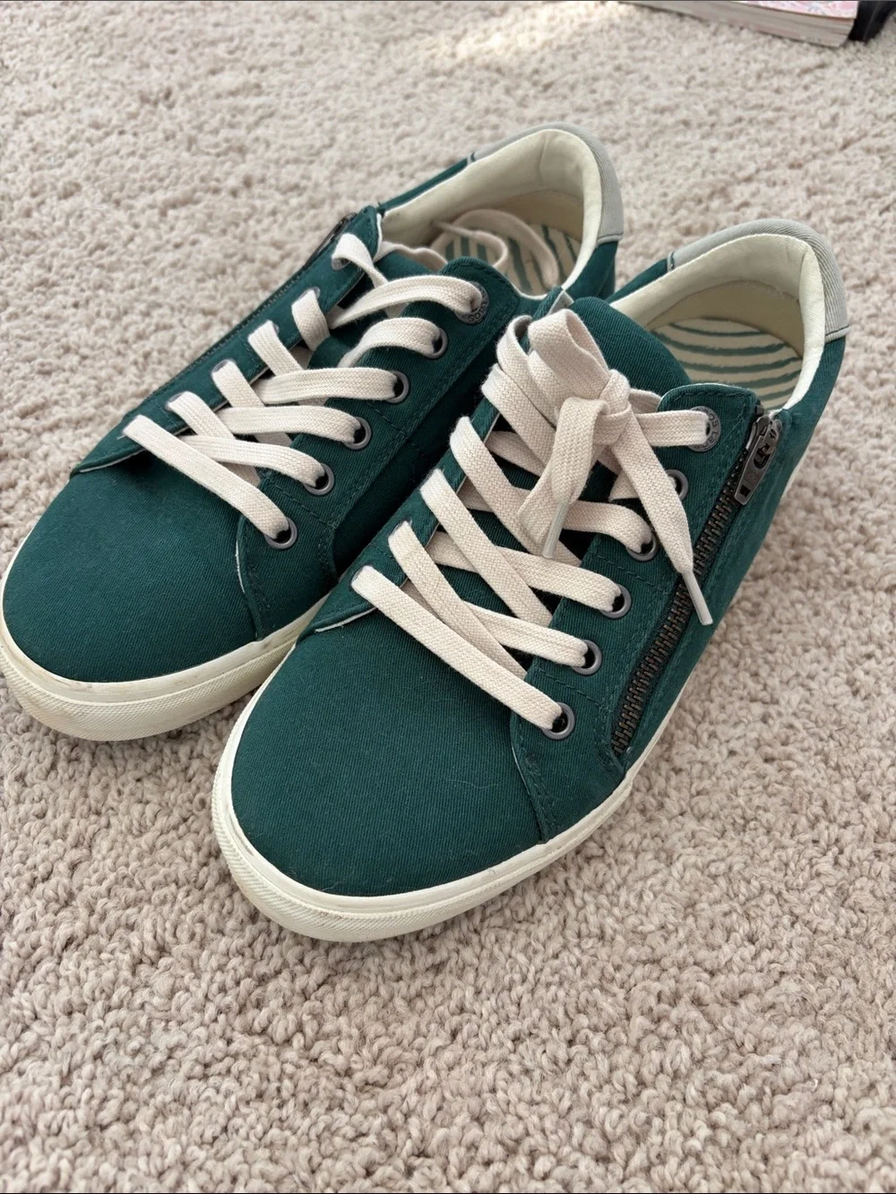 TAOS z Soul Green Canvas Sneakers with Side Zip 8W